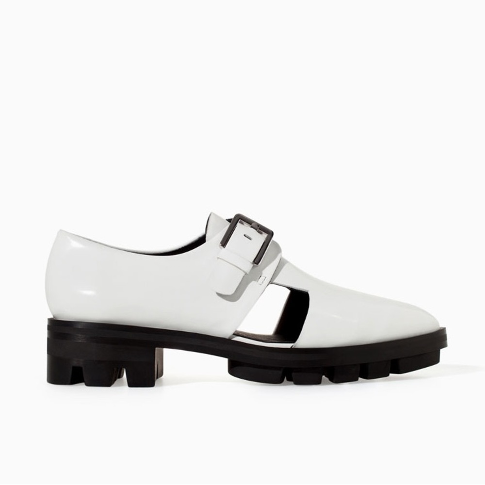 Cutout Leather Moccasin w. Track Sole